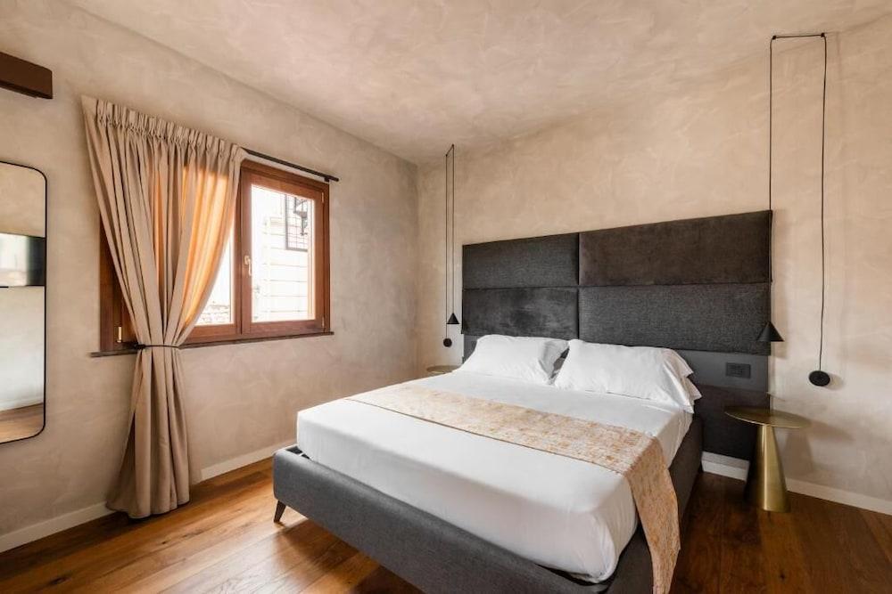 PALAZZO OLIVIA - RESIDENZA LEUTARI Room Type - Superior Double Room, City View