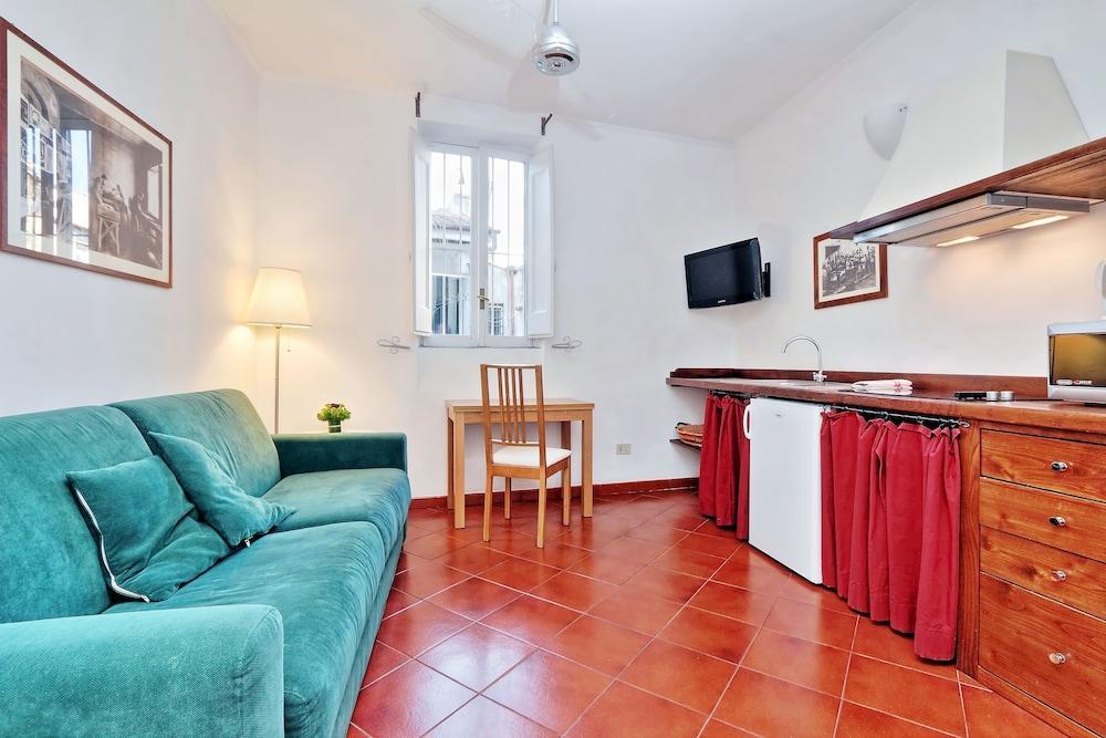 PALAZZO OLIVIA - RESIDENZA LEUTARI - Tap to explore photos