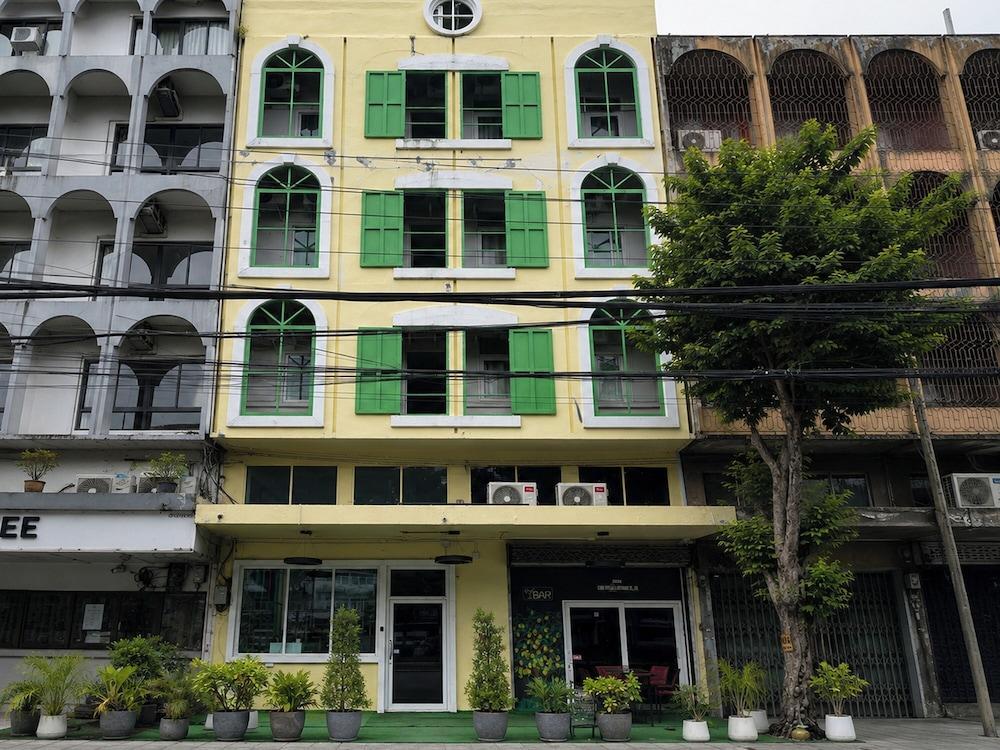 Lemon Tree Khaosan Hostel