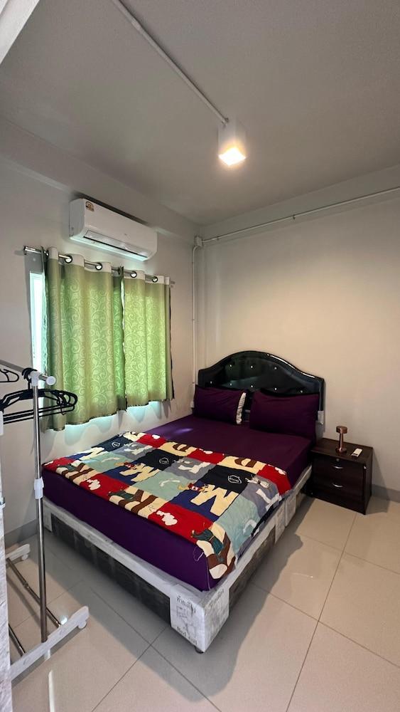 Lemon Tree Khaosan Hostel Room Type - Superior Double Room, 1 Queen Bed, Non Smoking