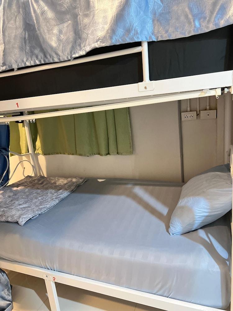 Lemon Tree Khaosan Hostel Room Type - Elite Shared Dormitory
