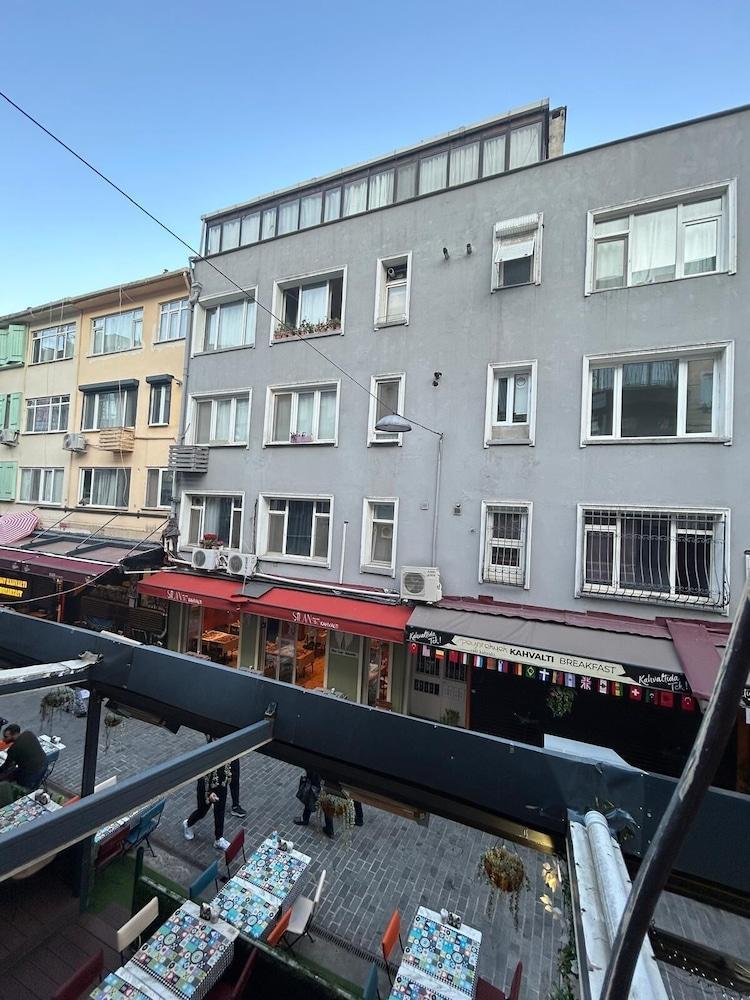 Besiktas1 - Tap to explore photos
