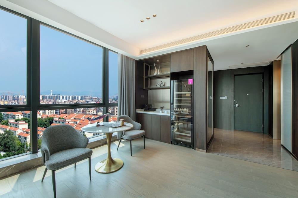 Meihua Airlines Theme Hotel Room Type - Executive Single Room