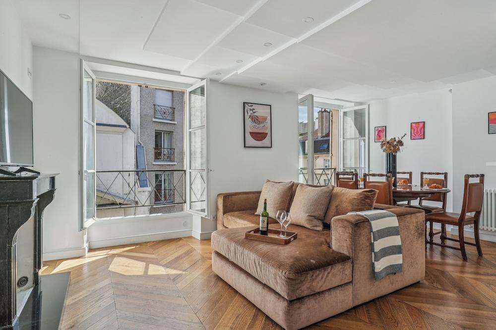 Chic 1BR Near Louvre & Musee d Orsay