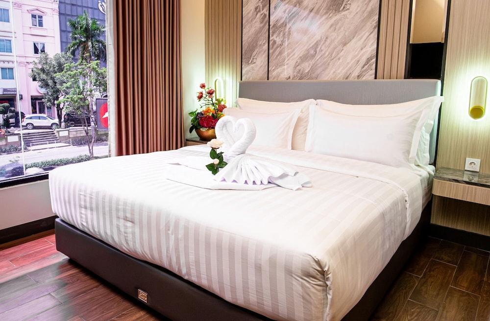 d'primahotel PIK Jakarta Room Type - Deluxe Double or Twin Room