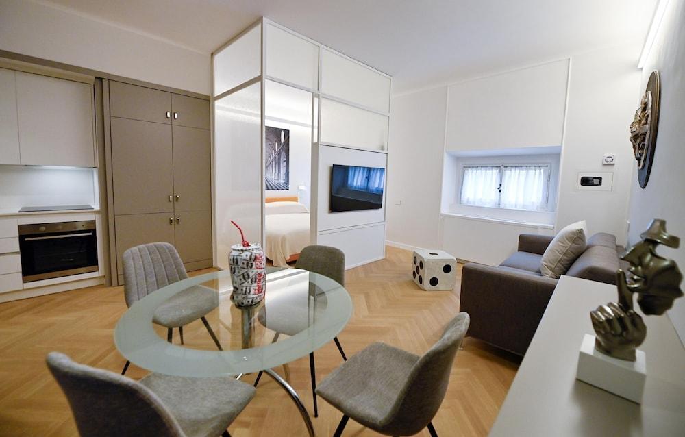 Rental in Rome Dolce Vita Suite - Tap to explore photos