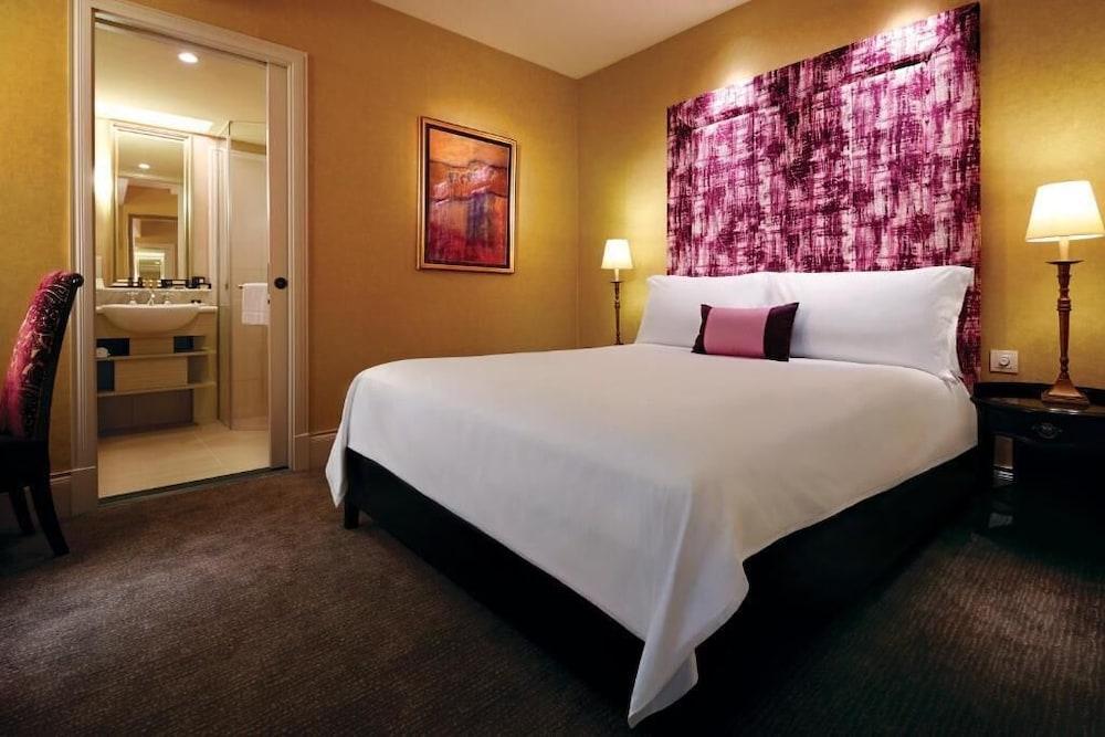 Aurum Royal Room Type - Deluxe Room, Non Smoking