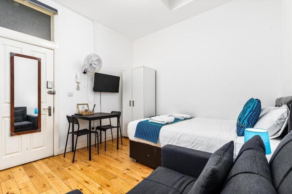 London Homes - Aldgate Flats Room Type - Studio