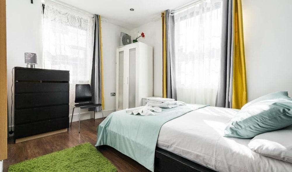 London Homes - Aldgate Flats Room Type - Condo, 2 Bedrooms, Non Smoking