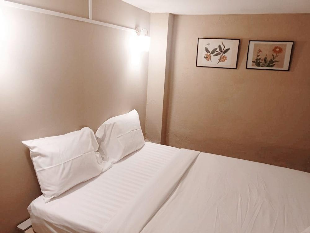 Rest INN Yaowarat Room Type - Studio