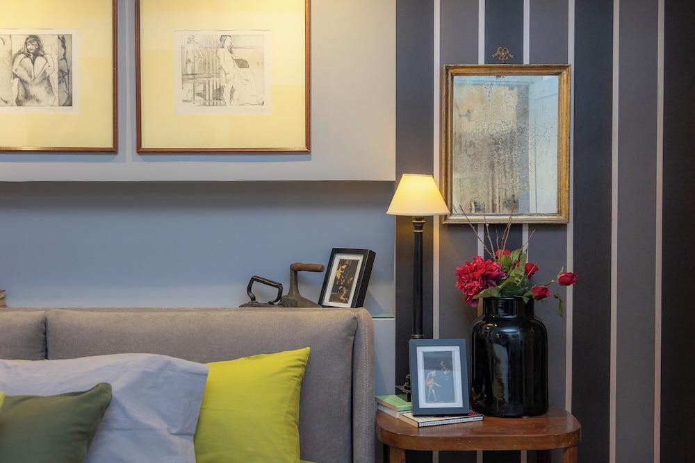 Rental in Rome Pantheon Apartment - Tap to explore photos