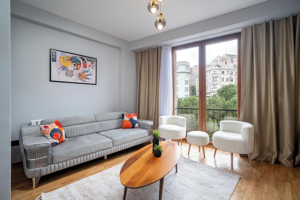 Pia Global - Gümüşsuyu Room Type - Classic Condo, 1 Bedroom, Non Smoking, Kitchenette