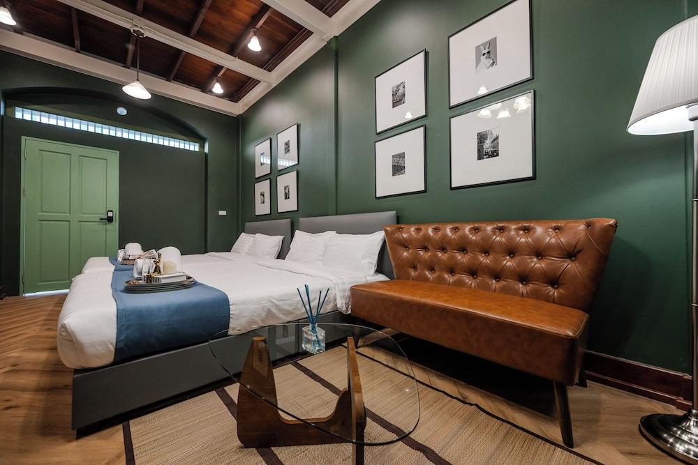 Arun Sa Wad - Yaowarat Room Type - Family Quadruple Room, 2 Queen Beds, Non Smoking Arun Sa Wad - Yaowarat Room Type - Family Quadruple Room, 2 Queen Beds, Non Smoking
