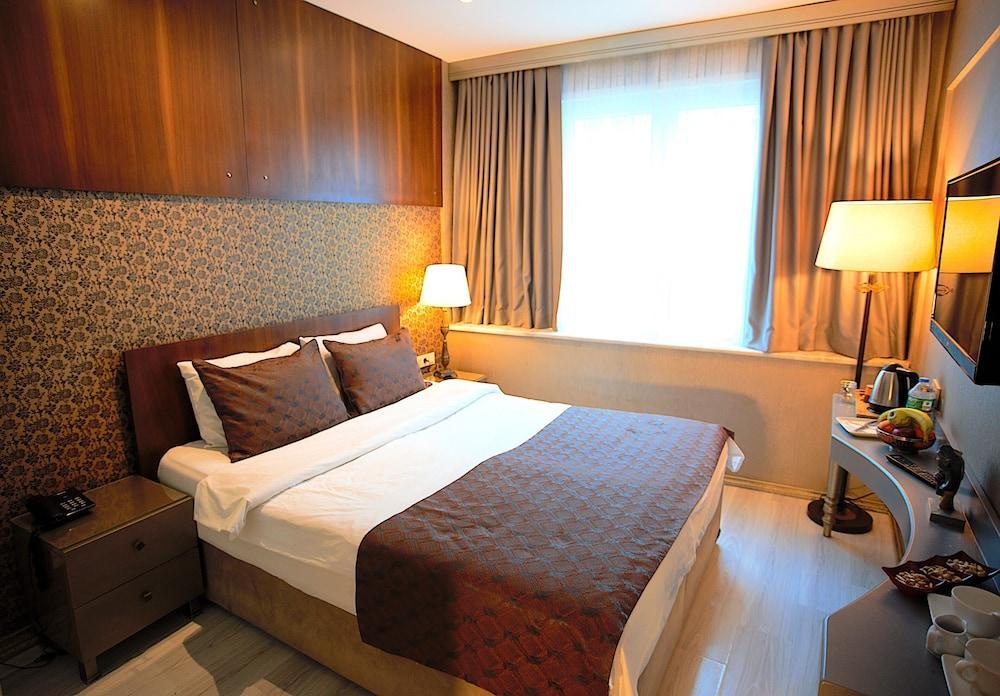 Hotel Adamel City Room Type - Deluxe Double Room, City View Hotel Adamel City Room Type - Deluxe Double Room, City View