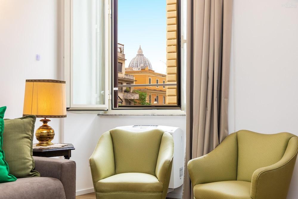 Rental in Rome Cola di Rienzo Apartment - Tap to explore photos