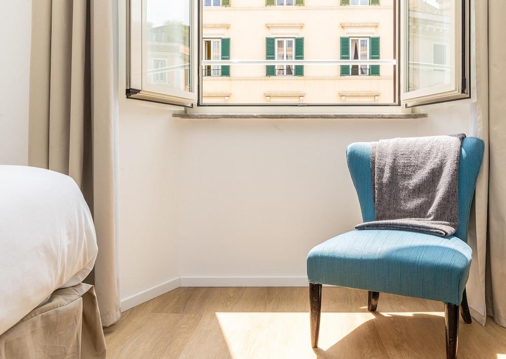 Rental in Rome Cola di Rienzo Apartment - Tap to explore photos
