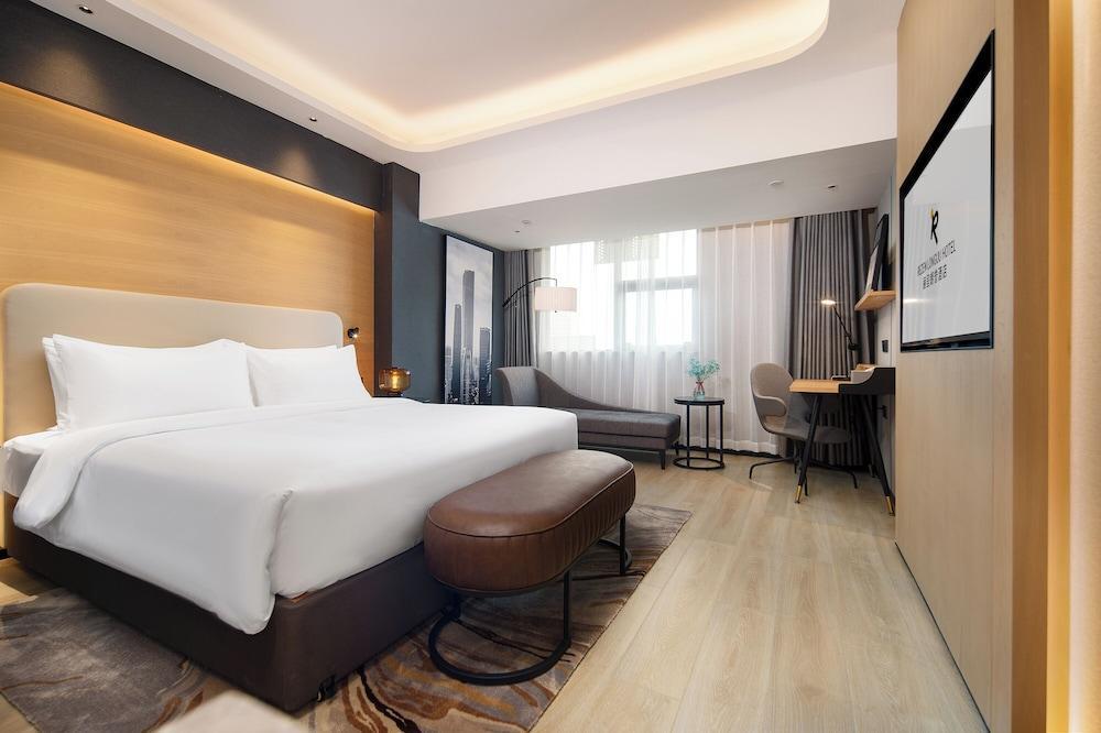 Rezen Langham Honor International Hotel Canton Fair Complex Kecun Metro Station Branch Room Type - Superior Double Room, City View