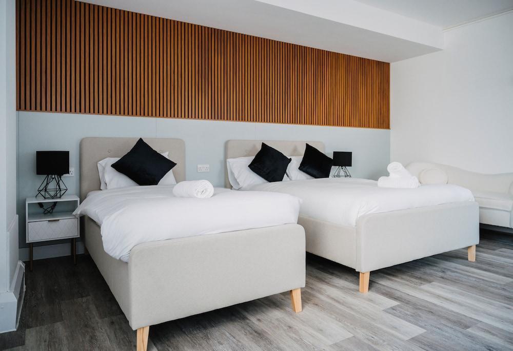 WNS Hotel Room Type - Deluxe Double or Twin Room