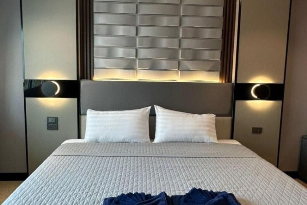 Puttaya Glow Room Type - Superior Room, 1 King Bed with Sofa bed