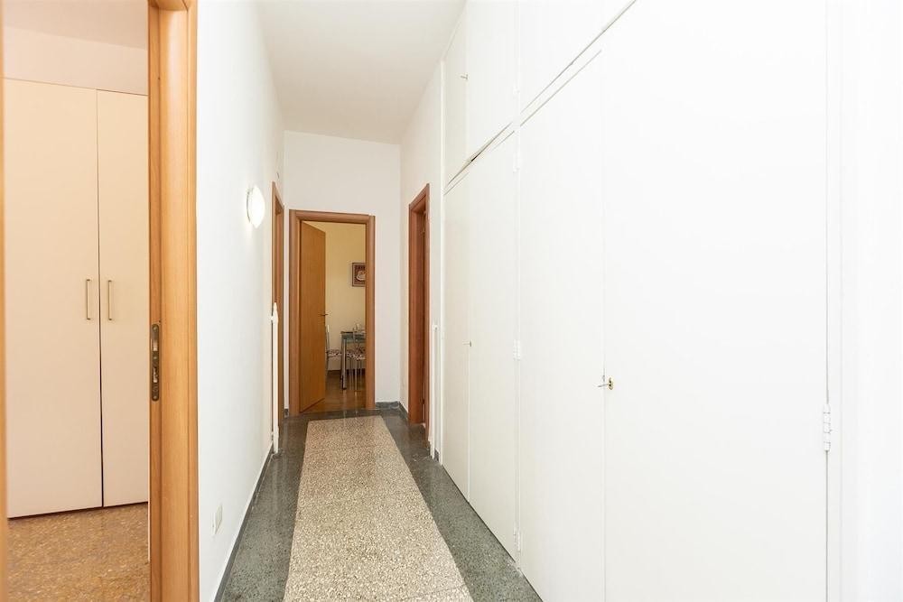 Rental in Rome Jenner Apartment - Tap to explore photos