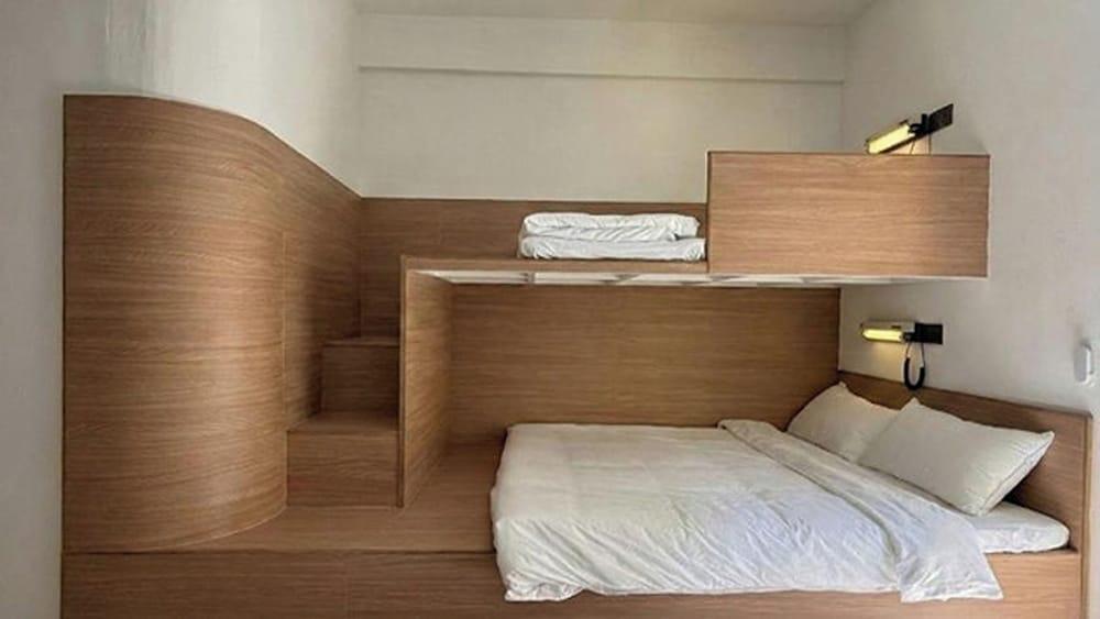 Brown H Room Type - Triple Room