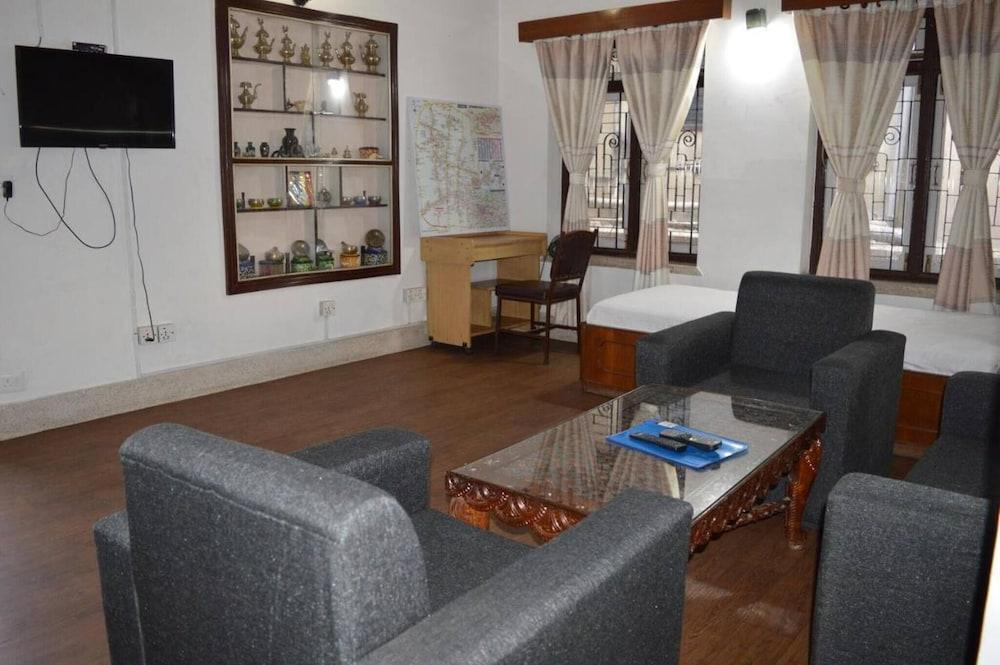 Thamel Apartment Thamel 5 min Walk 1bhk 3rd Floor - Tap to explore photos