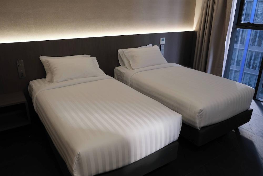 Bangkok City Rama 9 Hotel Room Type - Metro Style Deluxe Twin Room
