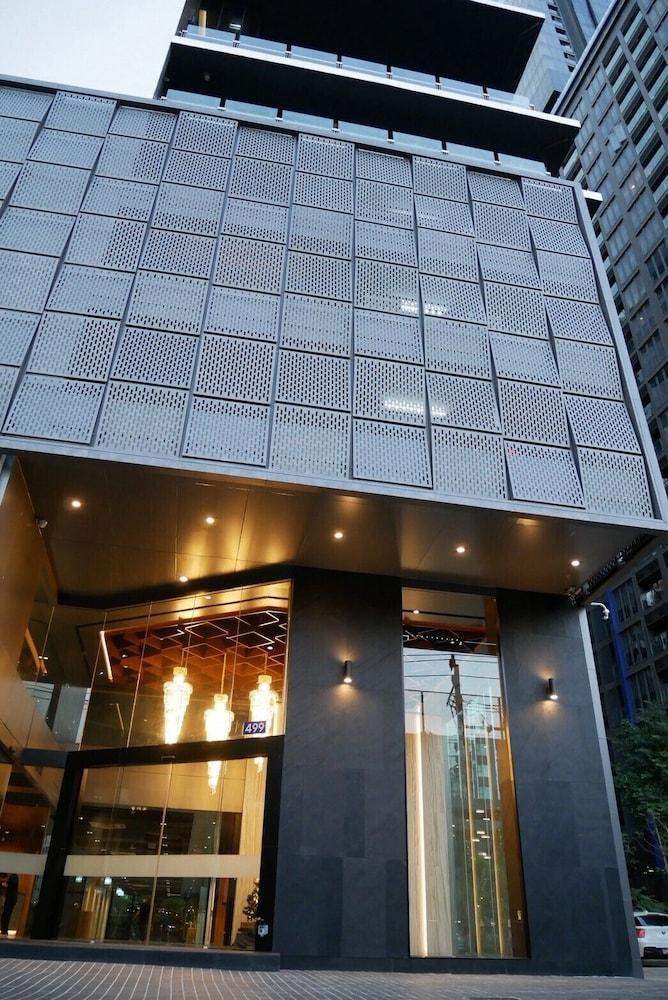 Bangkok City Rama 9 Hotel - Tap to explore photos