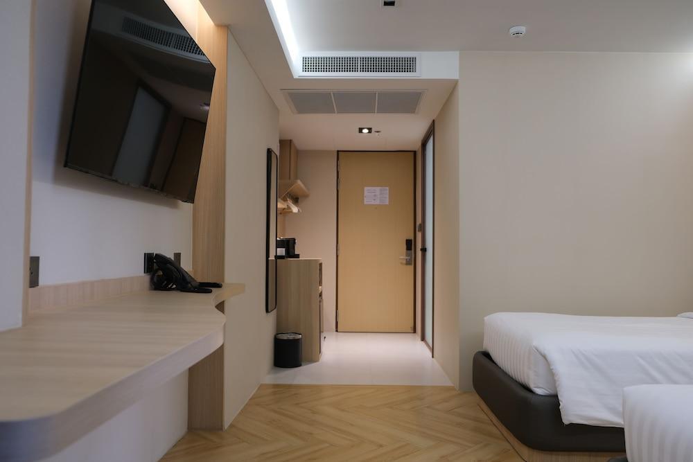 Bangkok City Rama 9 Hotel - Tap to explore photos