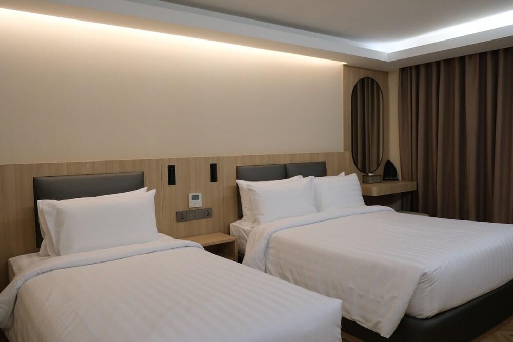 Bangkok City Rama 9 Hotel Room Type - Vista Style Standard Family Room Bangkok City Rama 9 Hotel Room Type - Vista Style Standard Family Room