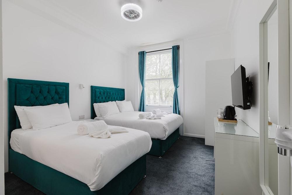 Whiteleys Hotel Room Type - Superior Double Room, Ensuite (with extra bed) Whiteleys Hotel Room Type - Superior Double Room, Ensuite (with extra bed)