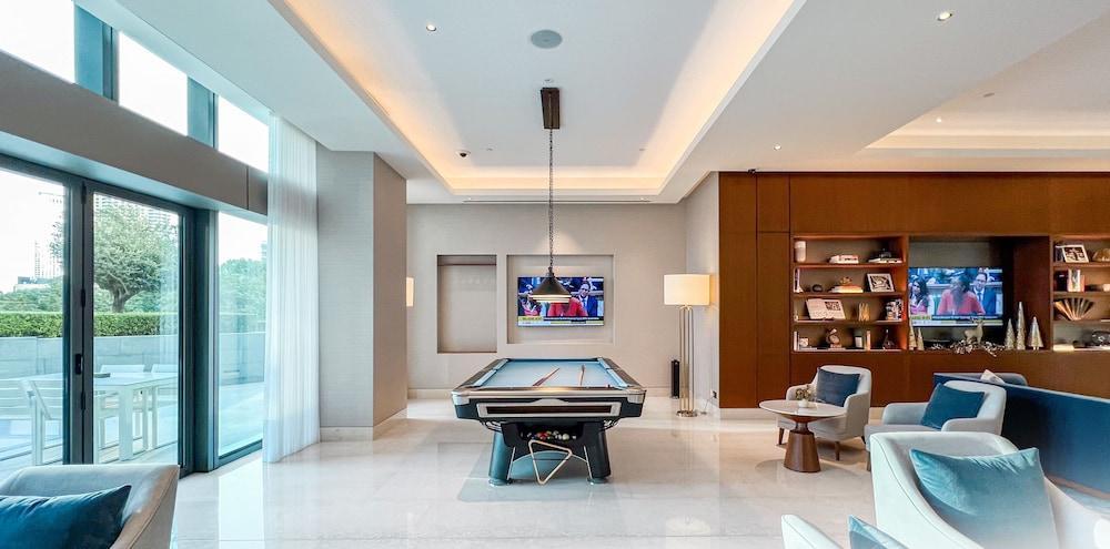 Posh 2 BR in Address Opera Mall Access