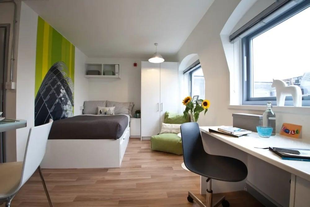 Student Only OLIB Room Type - Apartment, 3 Bedrooms, Non Smoking Student Only OLIB Room Type - Apartment, 3 Bedrooms, Non Smoking