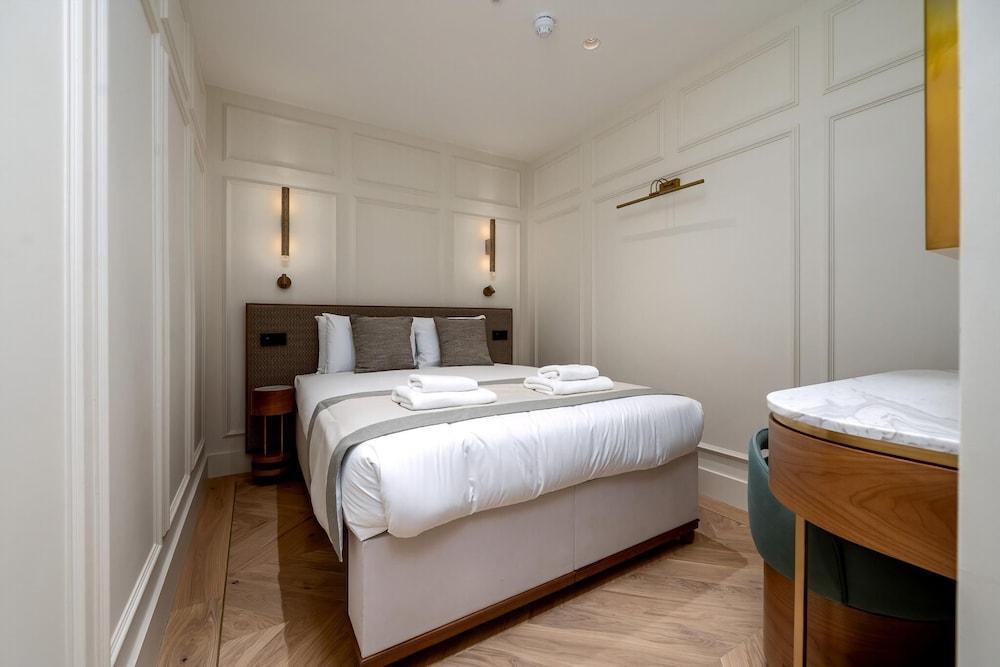 Guestready - The Fitzroy Hotel