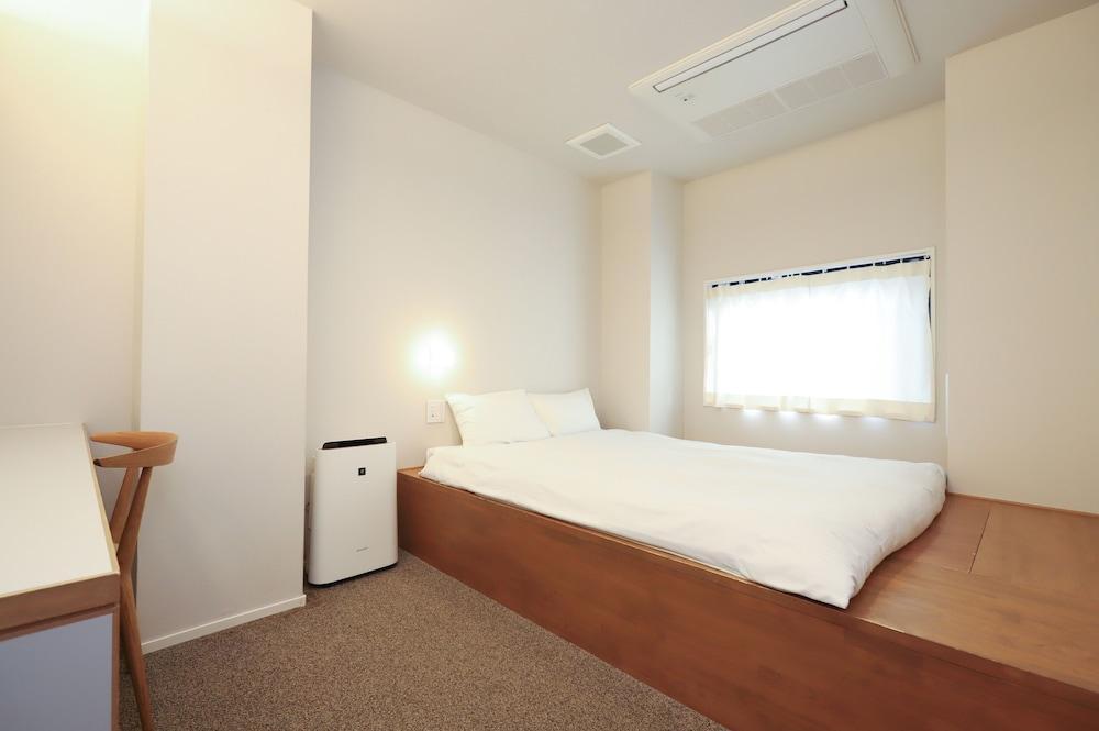 E10HOSTEL Room Type - Standard Double Room, Non Smoking