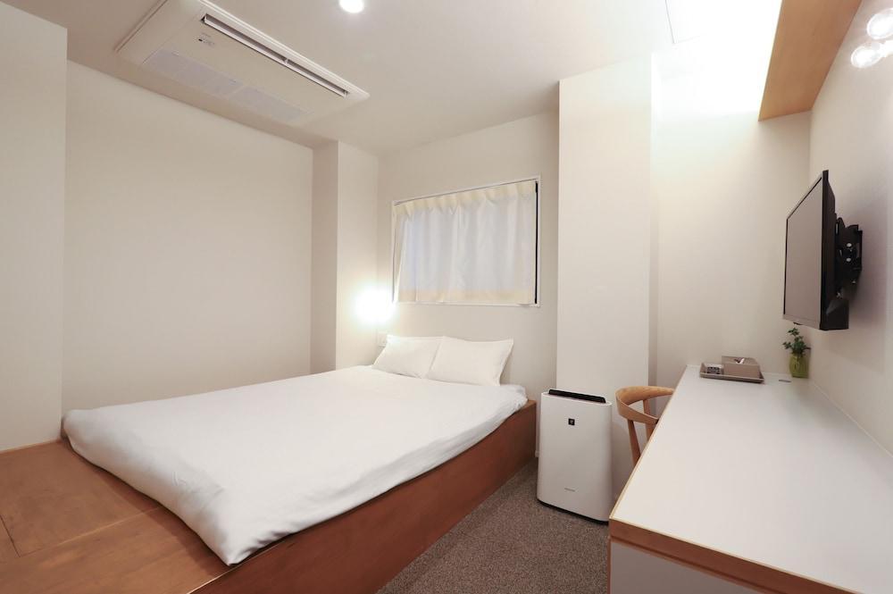 E10HOSTEL Room Type - Superior Double Room, Non Smoking