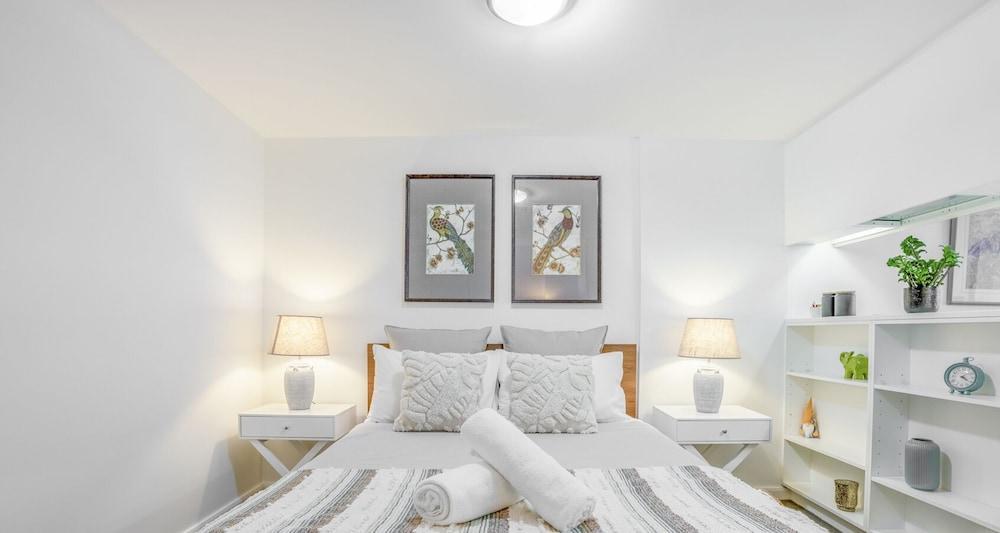 Kozyguru | Barangaroo | Waterfront Views Studio Room Type - Apartment, 1 Bedroom (NSY045-609)