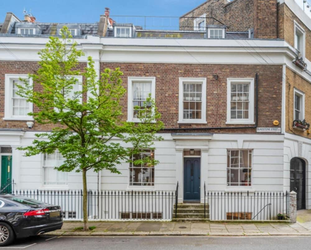 Centrally Located, Stunning 3bed 2bath, SE1 - Tap to explore photos