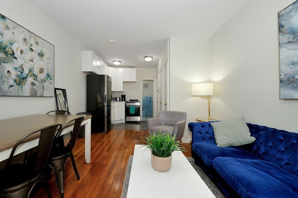 Charming UES Studio Walk to Subway Central Park