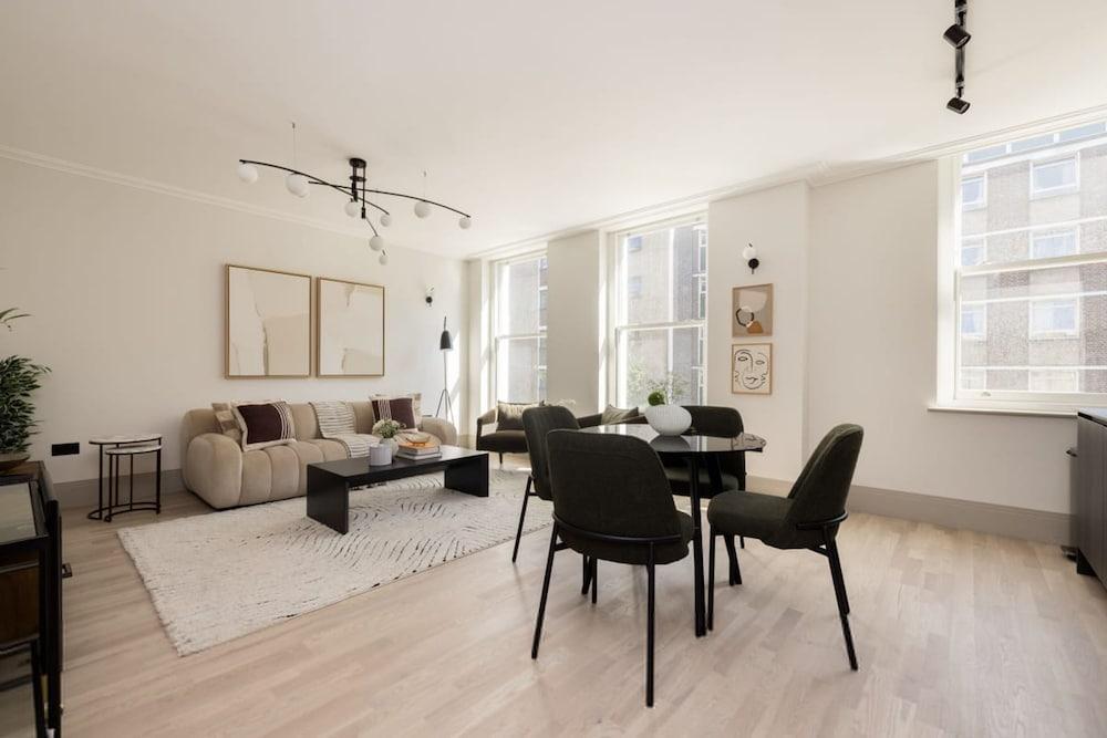 The Brunswick Square Retreat - Glamorous 1bdr Flat