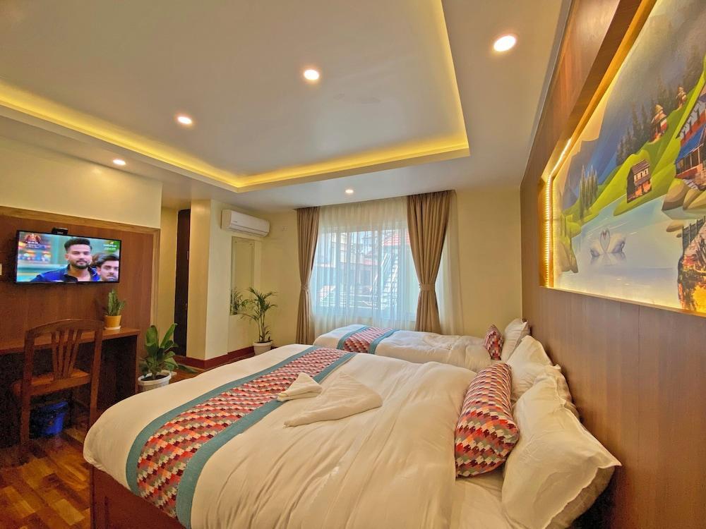 Hotel Himalayan BTS Room Type - Deluxe Double or Twin Room, City View