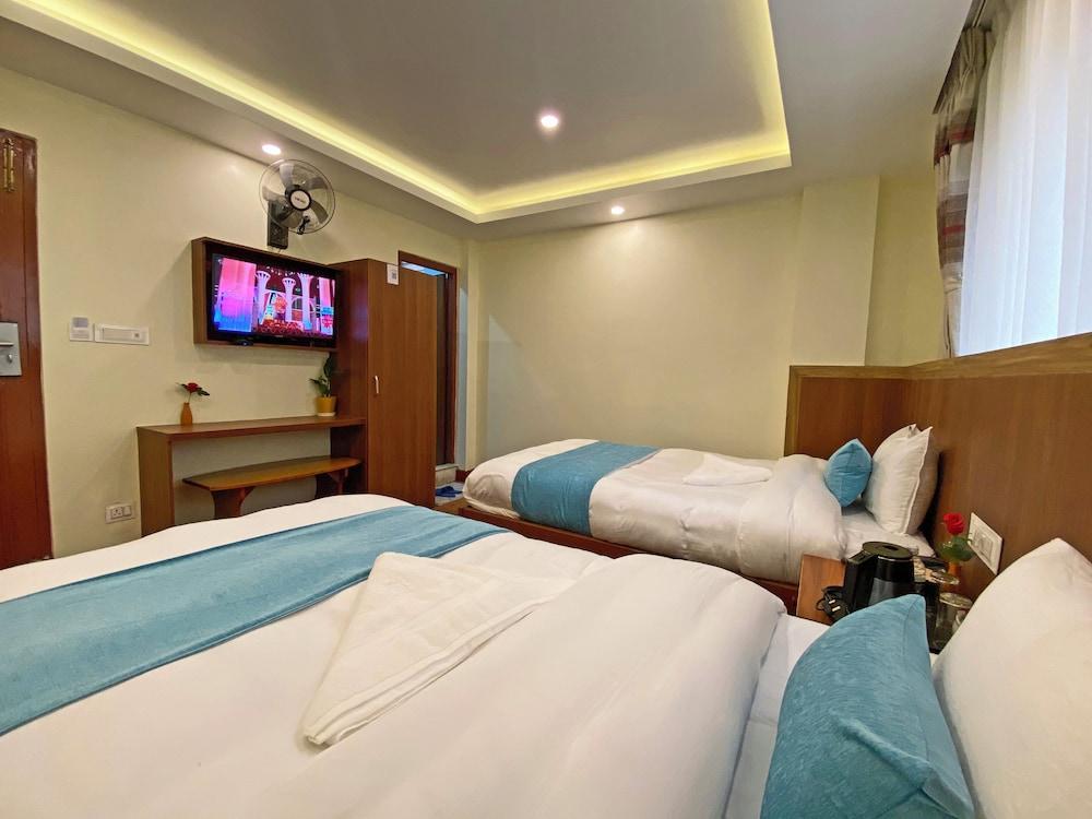 Hotel Himalayan BTS Room Type - Deluxe Twin Room, City View