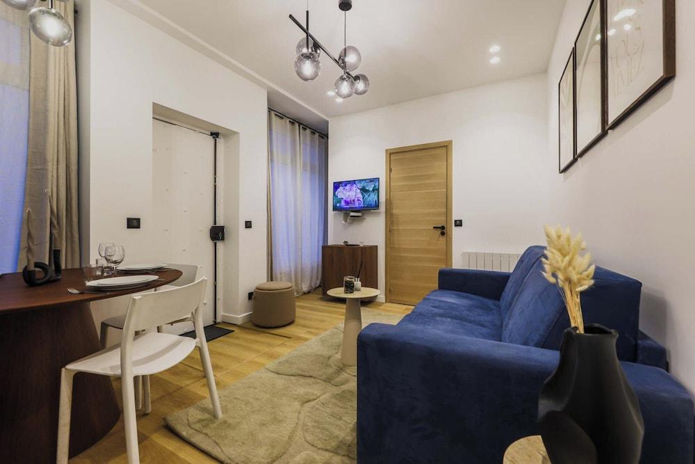 Superb Duplex 1 Bedroom Center of Paris - Tap to explore photos