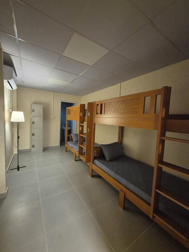 Bombay Backpackers DXB Airport Room Type - Shared Dormitory, Women only