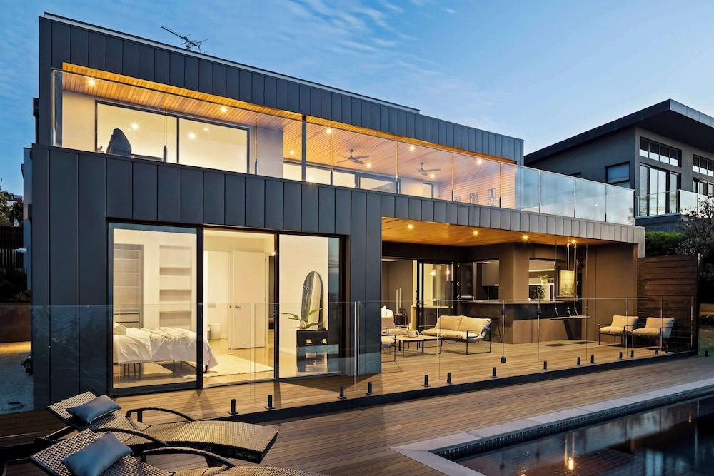 Valora Luxury By The Bay