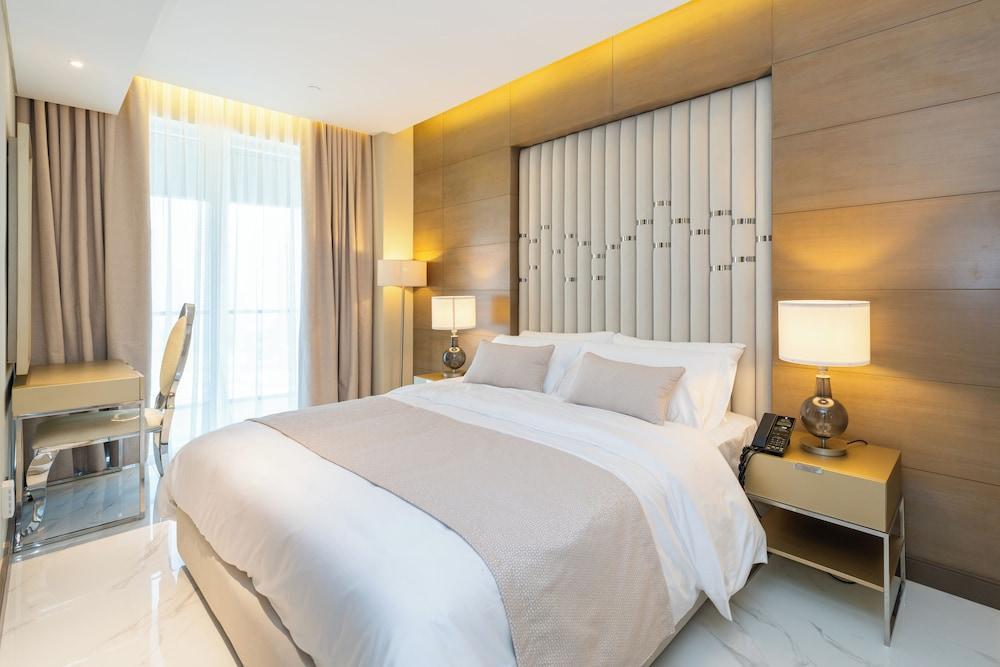 Holistay luxury collection1BR Dubai mall - Tap to explore photos