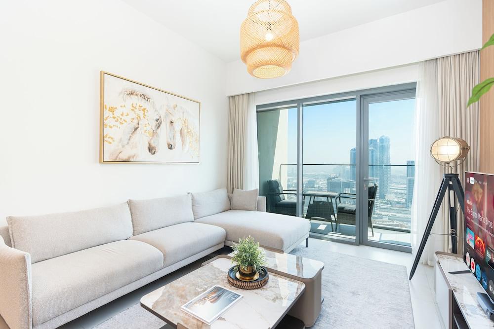 PVH - Elevated 1BR - Burj Royale - Tap to explore photos