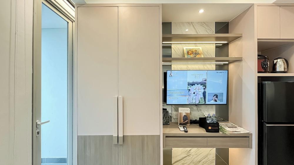 Strategic Studio At Antasari Place Apartment - Tap to explore photos