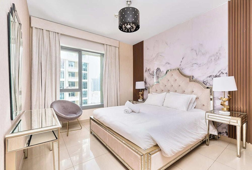Bellavista-Striking-1Bedroom with Annex Room Type - Apartment, Balcony