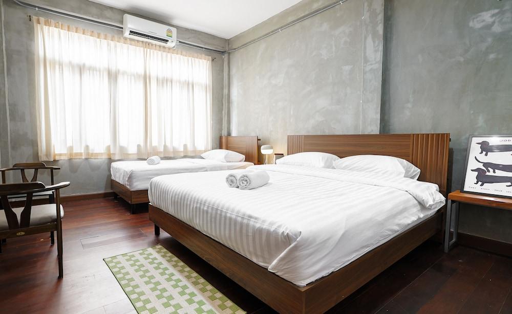 Siam Breeze Inn - Self Check-in Room Type - Triple Room (Private external Bathroom)